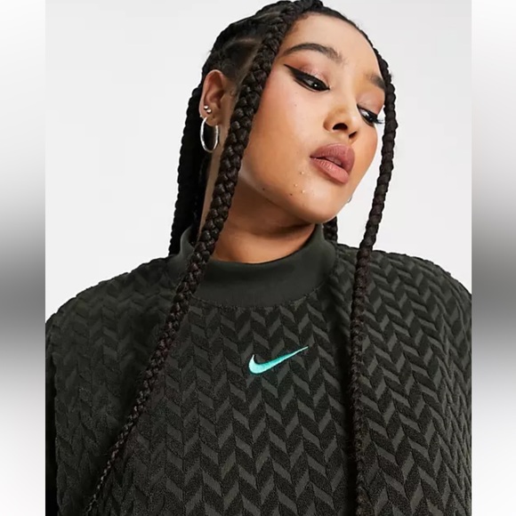 NWT! Nike Jacquard all over print boxy t- green - Picture 2 of 10